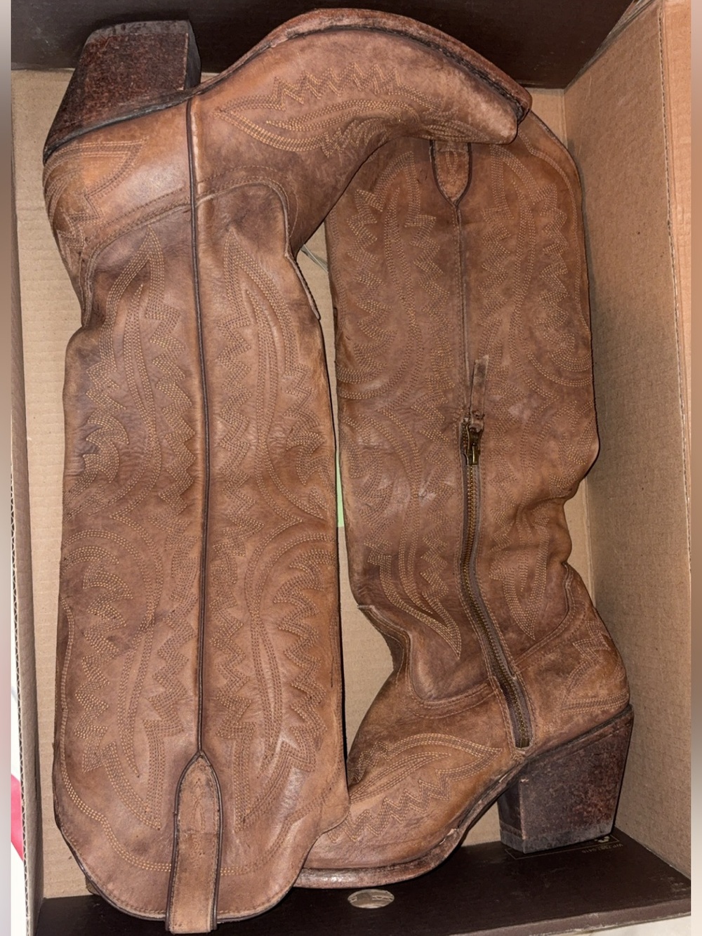 Ariat Casanova Distressed Leather Western Cowboy Boots – NIB